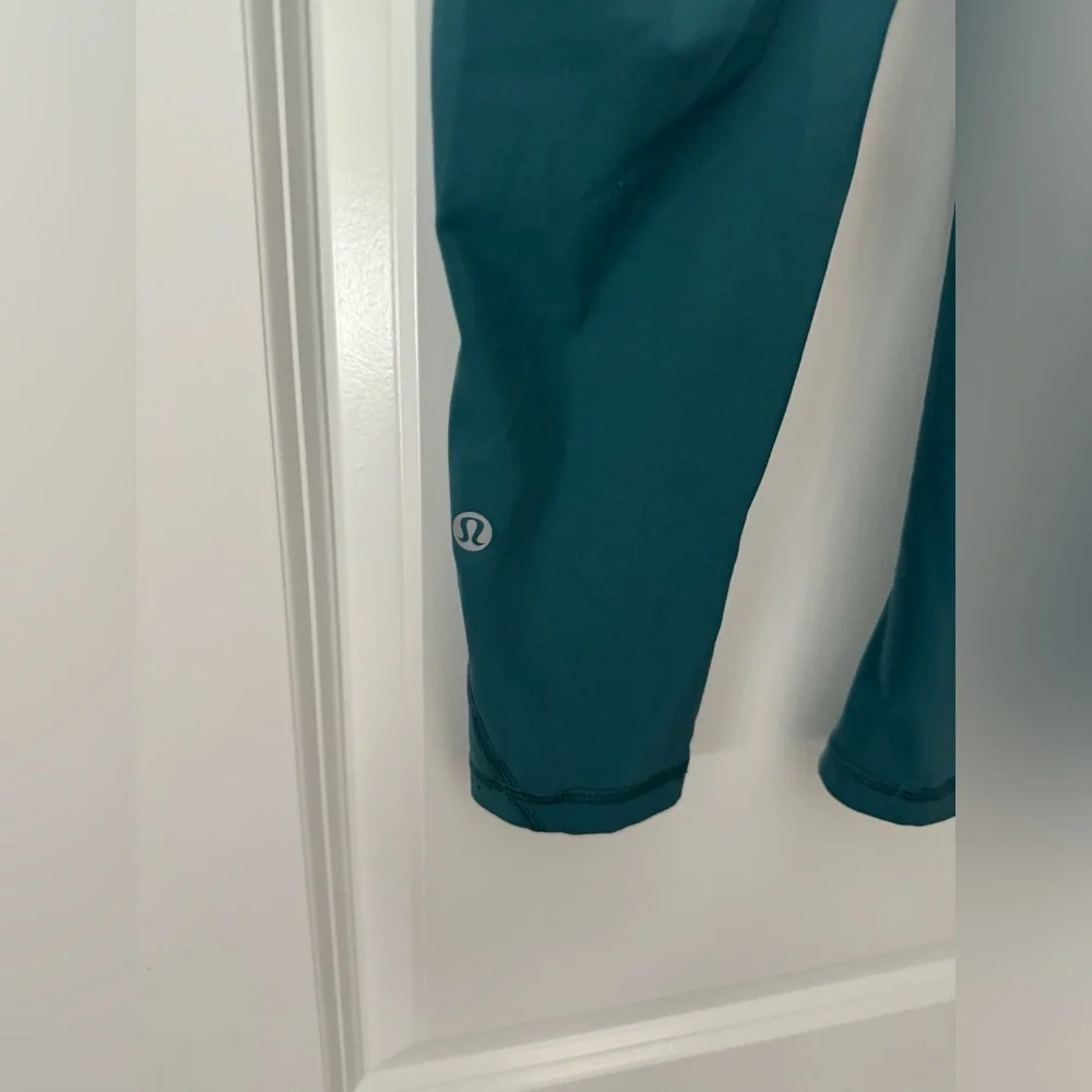 Lululemon Ready To Race Crop Leggings in Size 6